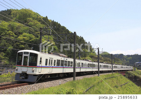 ［SI］西武秩父線4000系（芝桜臨時ダイヤの8両編成） 25895633