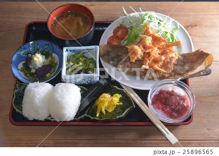 Food Diligently Cafeteria Japan 25896565