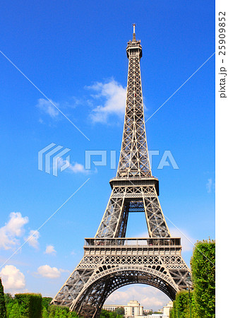 Eiffel tower, Champ-de-mars, Paris, France 25909852