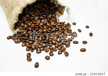 麻袋に入った珈琲豆  麻袋に入った珈琲豆  25910637