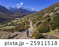 EBC trekking route. Hiking in Himalaa mountains. 25911518