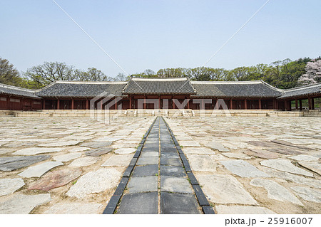 世界遺産 ソウル 宗廟 永寧殿 韓国 の写真素材