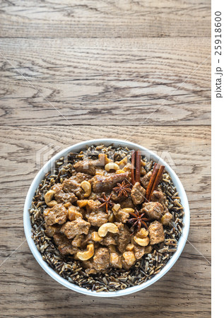 Thai Massaman Curry on the wooden background 25918600