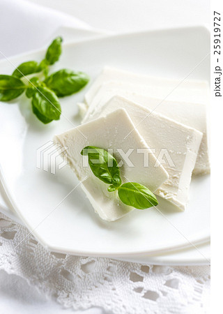 Ricotta cheese Ricotta cheese 25919727