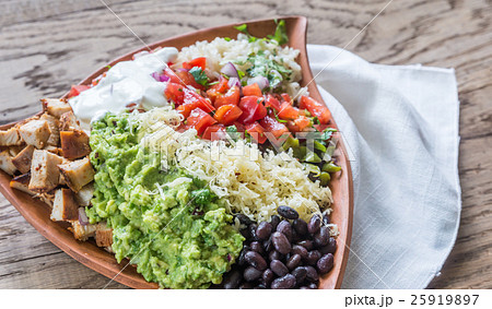 Chicken burrito bowl 25919897