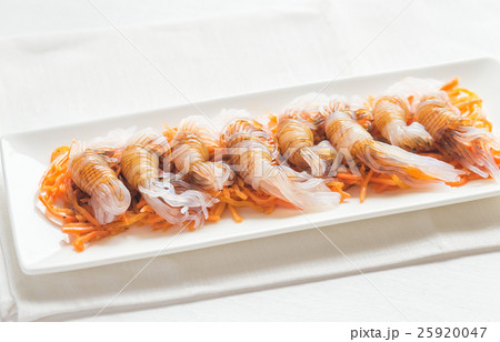 Shirataki noodles with soy sauce Shirataki noodles with soy sauce 25920047
