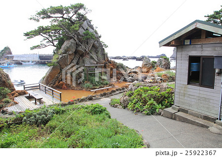 伊豆七島　式根島の温泉 25922367