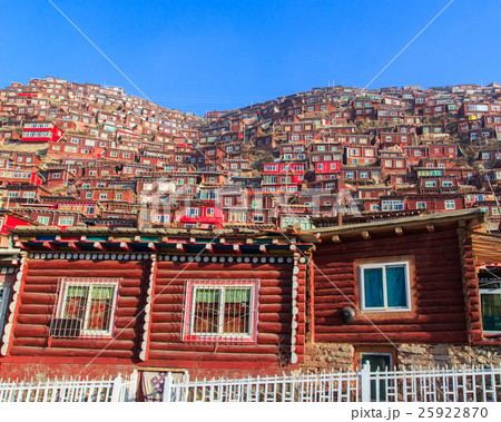 Red village and monastery at Larung gar  25922870