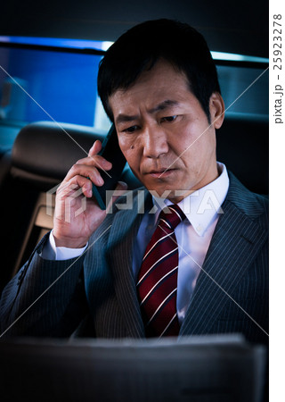 ミドル男性、ビジネスマン、社長 ミドル男性、ビジネスマン、社長 25923278