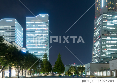 横浜みなとみらい地区の都市風景 横浜みなとみらい地区の都市風景 25924204
