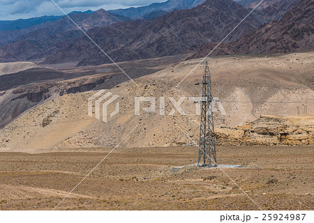 High Voltage power line in Dessert Valley 25924987