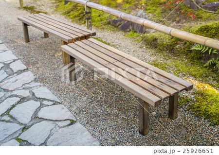 Wooden bench in the park 25926651
