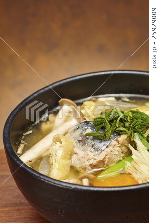 健康的な味噌汁 25929009
