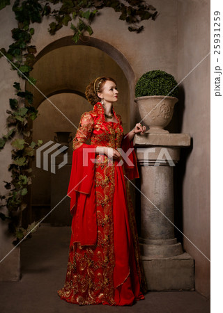 Girl at the image of Turkish sultan's wife 25931259
