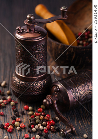pepper grinders 25931400