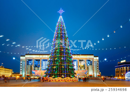 Christmas tree in front of building of the Palace 25934698
