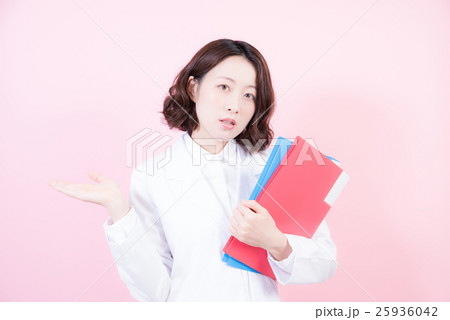 白衣 女性 白衣 女性 25936042