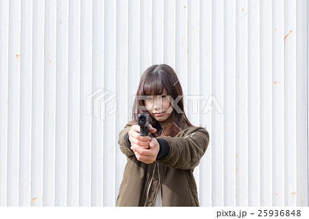 ミリタリー サバイバルゲーム 女性 イメージ 25936848