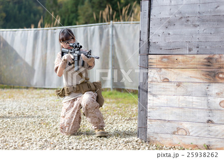 サバイバルゲーム ミリタリー 女性 イメージ 25938262
