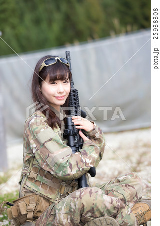 サバイバルゲーム ミリタリー 女性 イメージ 25938308