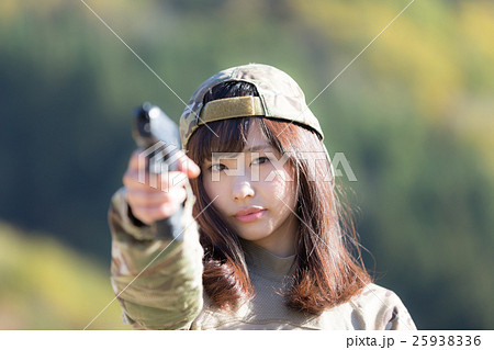 サバイバルゲーム ミリタリー 女性 イメージ サバイバルゲーム ミリタリー 女性 イメージ 25938336