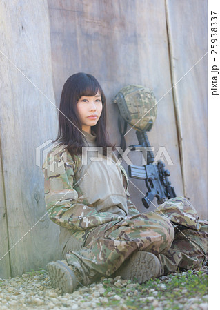 サバイバルゲーム ミリタリー 女性 イメージ 25938337
