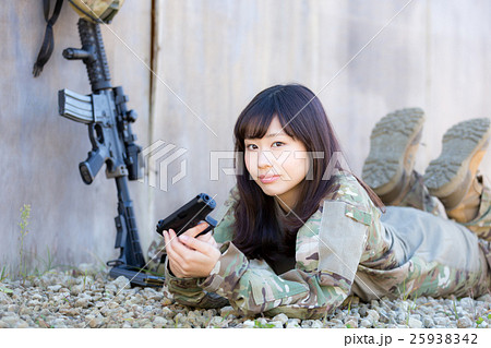 サバイバルゲーム ミリタリー 女性 イメージ 25938342