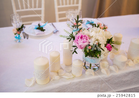 Decoration of flowers in iron vase Decoration of flowers in iron vase 25942815
