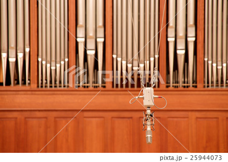 パイプオルガン　劇場　ミュージックホールのマイク　音響機材 25944073