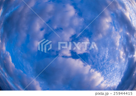 10月の朝の空と雲（レタッチでより青く3:2） 25944415