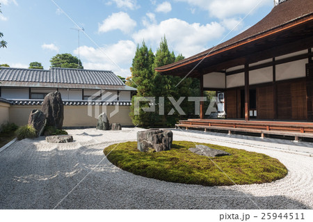秋の大徳寺龍源院 秋の大徳寺龍源院 25944511