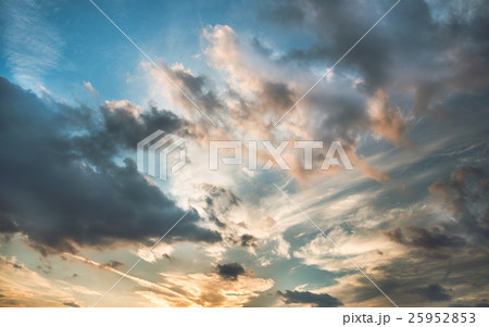 雲 雲 25952853
