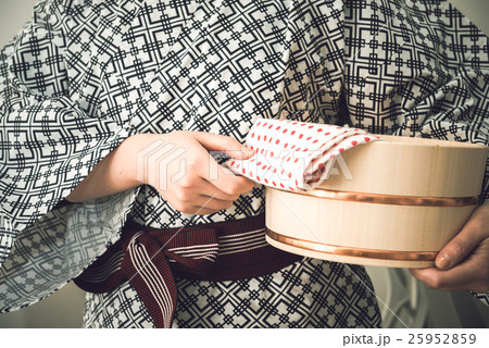 温泉　.　浴衣 25952859