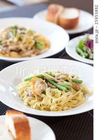 パスタ料理 25953892