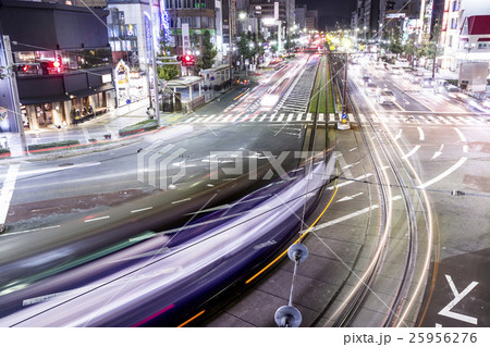 夜の豊橋駅前 25956276