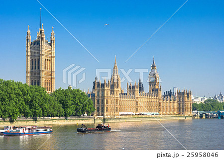 Houses of Parliament and Thames River. London, UK Houses of Parliament and Thames River. London, UK 25958046