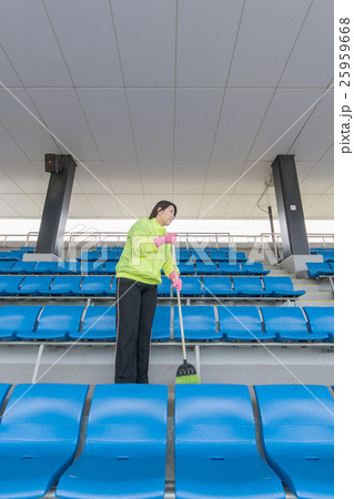 施設作業スタッフ 25959668