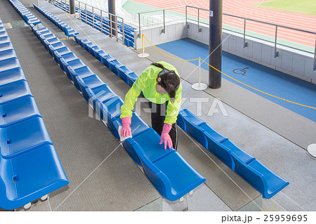 施設作業スタッフ 25959695