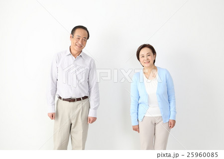 シニア夫婦 25960085