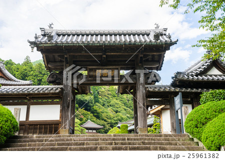 身延山久遠寺　甘露門 25961382