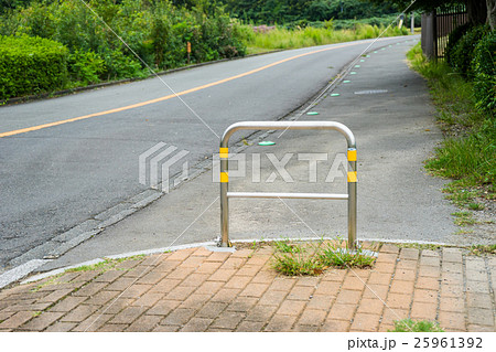 アーチ型車止めの写真素材