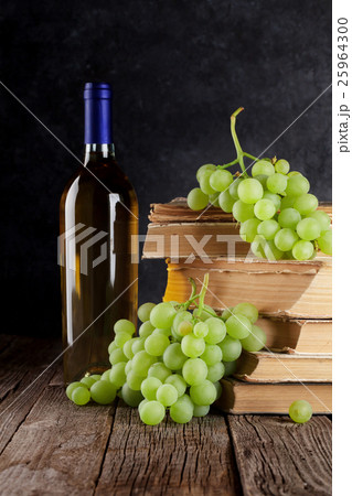 White wine and grapes White wine and grapes 25964300