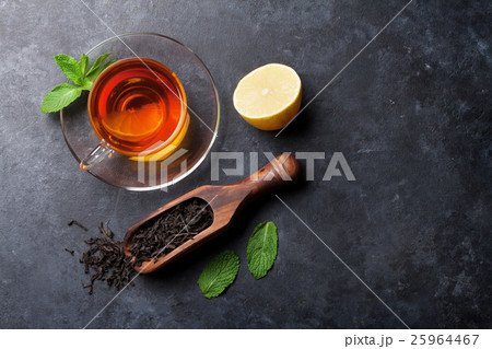 Tea cup with mint 25964467
