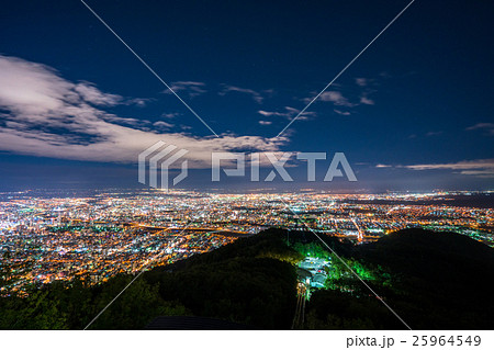 【北海道】札幌の夜景【藻岩山より】 【北海道】札幌の夜景【藻岩山より】 25964549