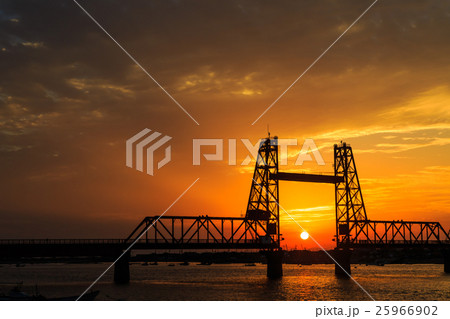 筑後川昇開橋の夕陽 筑後川昇開橋の夕陽 25966902