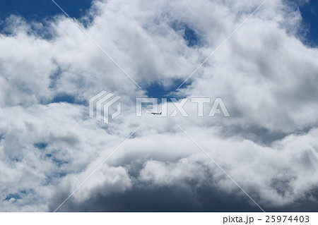 雲と青空 その33。 Clouds and blue sky 25974403
