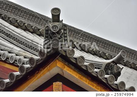 清水寺 三重塔の鬼瓦の写真素材 [25974994] - PIXTA
