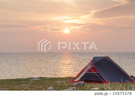 Tent on seashore in the morning 25975378