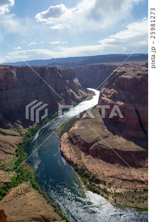Horseshoe bend of the Colorado river 25981273
