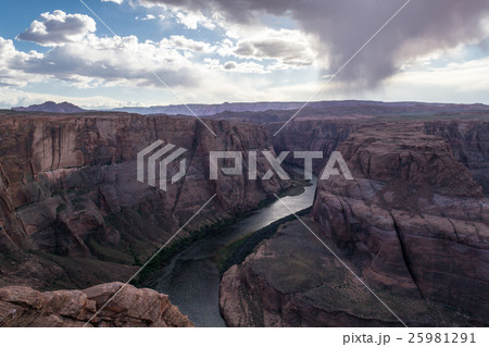 Horseshoe bend of the Colorado river Horseshoe bend of the Colorado river 25981291
